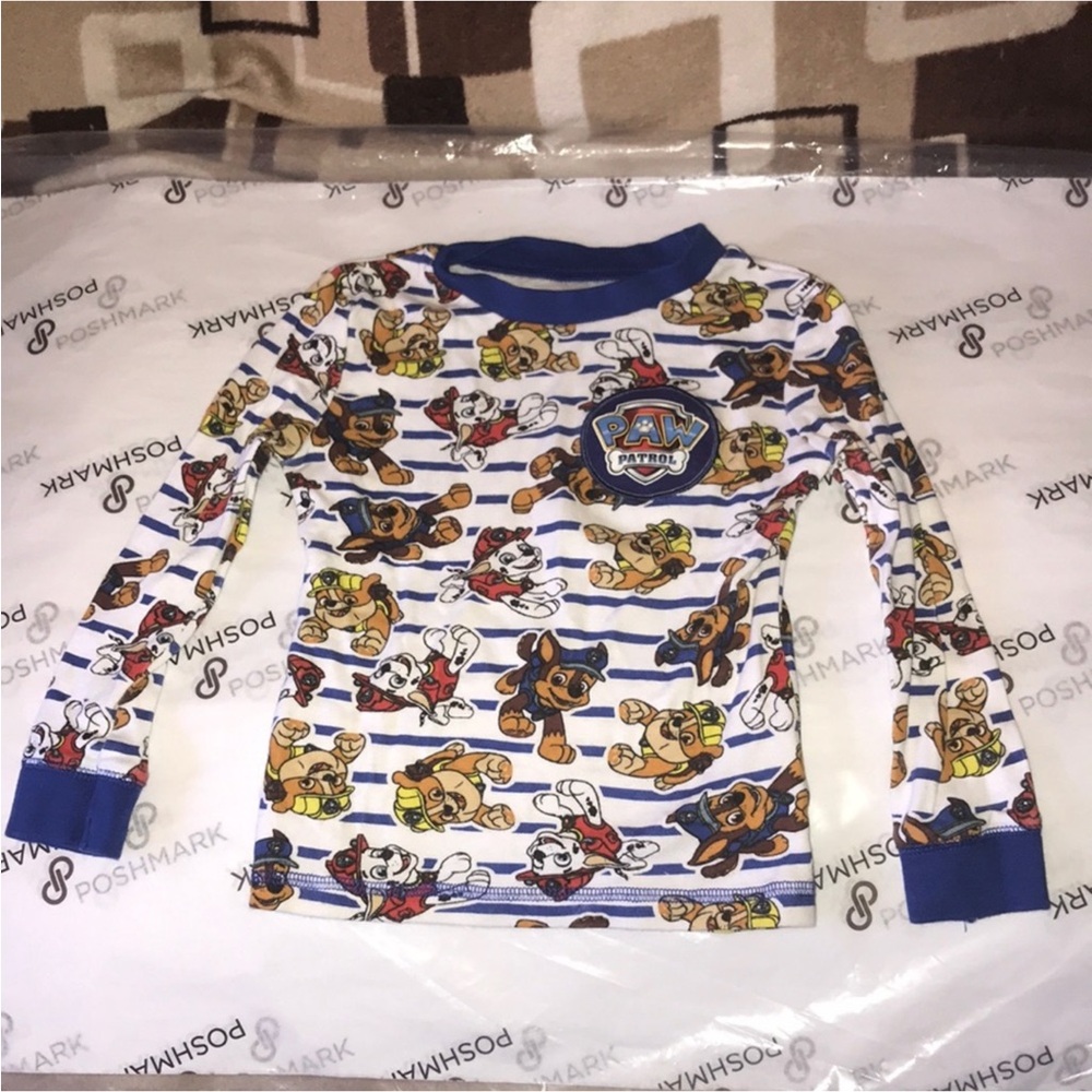 Character.com size 6 paw patrol long sleeved shirt